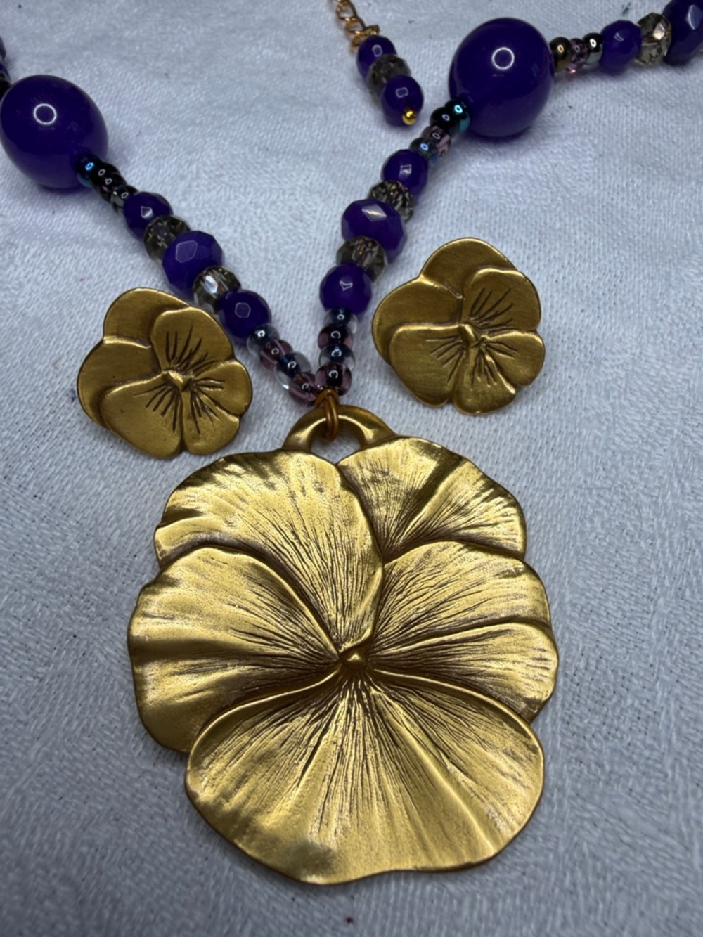 Vintage Pansy Pendant Necklace & Matching Post Earrings